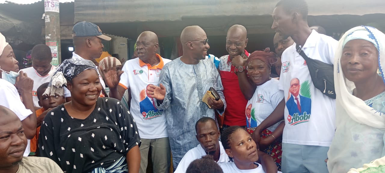 Visite de terrain : Comoé Kouassi Amani « Zoulou Koffi » dans la ferveur à Abobo